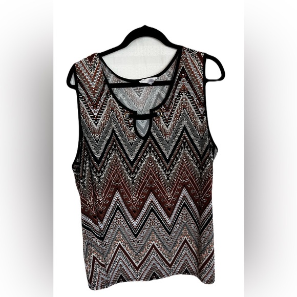 🌟 Exclusive One Chevron Sleeveless Top – Women’s 3X🌟 - Picture 1 of 5